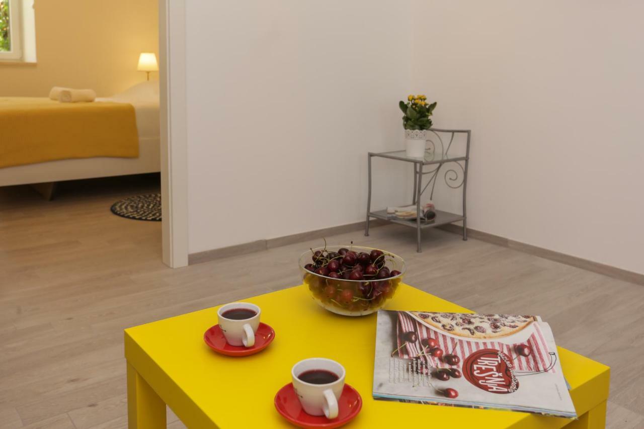 Beach Apartment Korina Sumpetar Exteriör bild